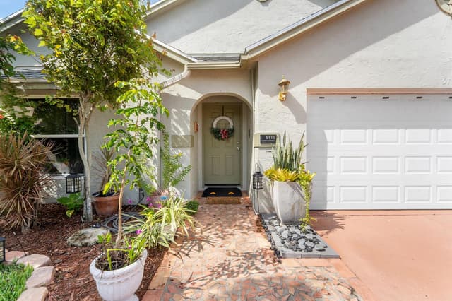 5115 Foxhall Drive S, West Palm Beach FL 33417 - West Palm Beach, FL - Photo 4