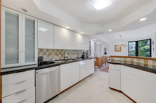596 Fernwood Rd # B, Key Biscayne FL 33149 - Key Biscayne, FL - Photo 6