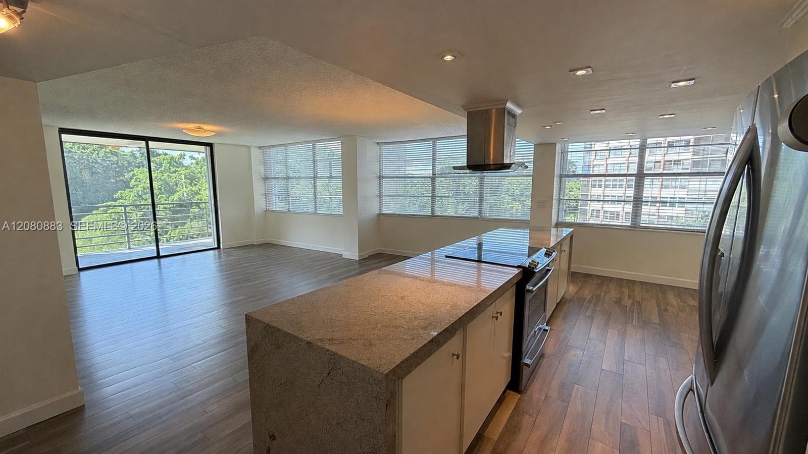 1200 Saint Charles Pl # 411, Pembroke Pines FL 33026 - Pembroke Pines, FL - Photo 1