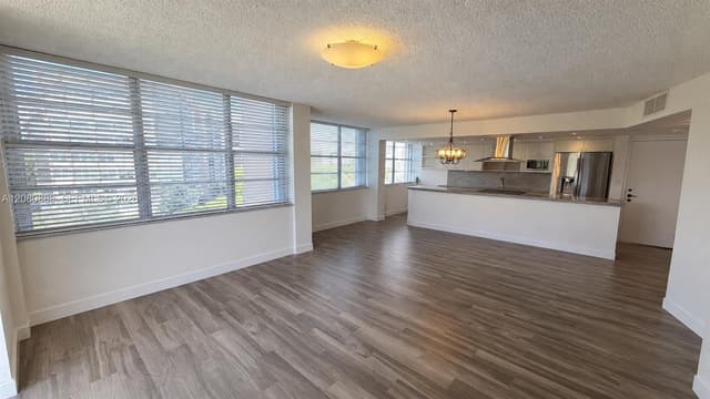1200 Saint Charles Pl # 411, Pembroke Pines FL 33026 - Pembroke Pines, FL - Photo 4