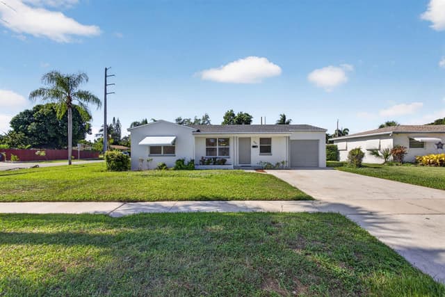 304 Cypress Drive, Lake Park FL 33403 - Lake Park, FL - Photo 2