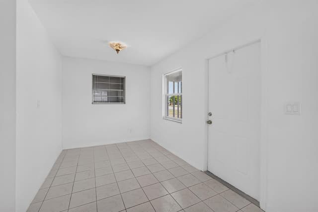304 Cypress Drive, Lake Park FL 33403 - Lake Park, FL - Photo 7
