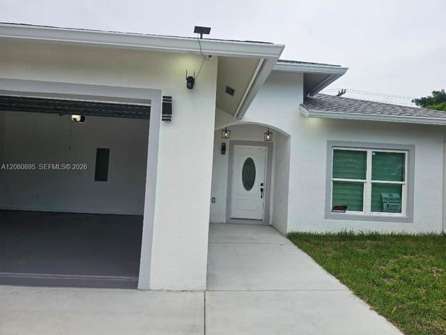 907 21st St, West Palm Beach FL 33407 - West Palm Beach, FL - Photo 2