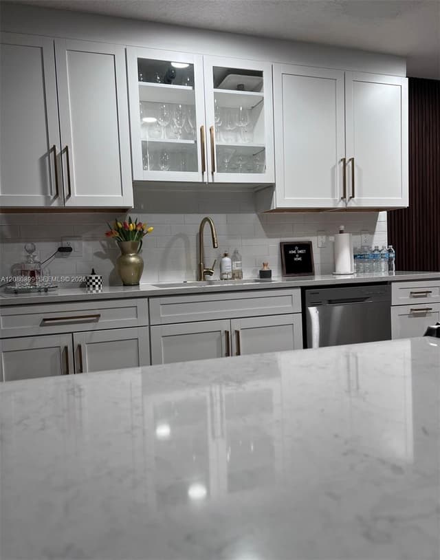 9416 NW 72nd Ct, Tamarac FL 33321 - Tamarac, FL - Photo 3