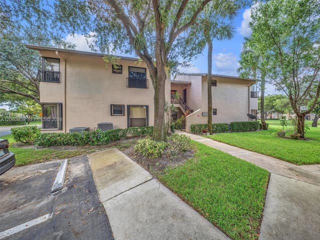 3482 NW 47th Ave # 3121, Coconut Creek FL 33063 - Coconut Creek, FL - Photo 2