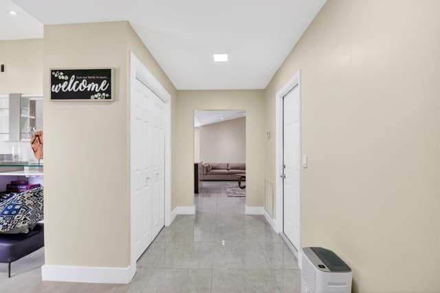 990 Hickory Trail, Wellington FL 33414 - Wellington, FL - Photo 6