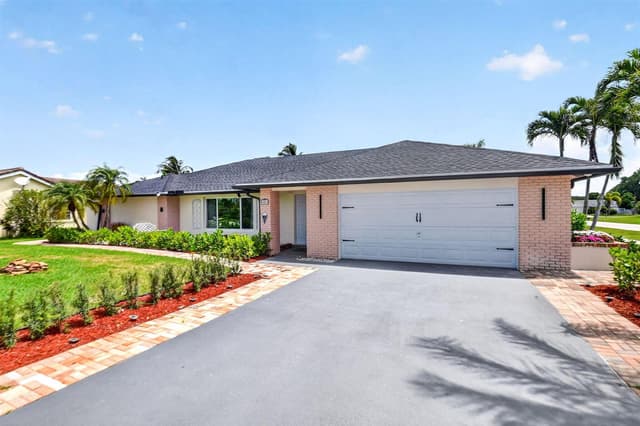 990 Hickory Trail, Wellington FL 33414 - Wellington, FL - Photo 3