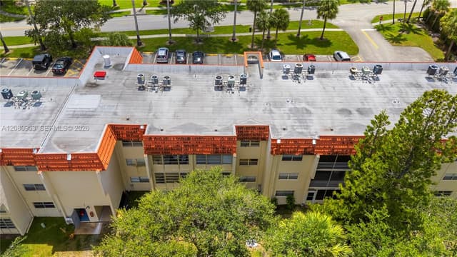 7891 N Sunrise Lakes Dr # 305, Sunrise FL 33322 - Sunrise, FL - Photo 6