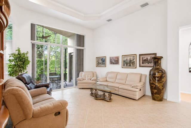 8855 Majorca Bay Drive, Lake Worth FL 33467 - Lake Worth, FL - Photo 4