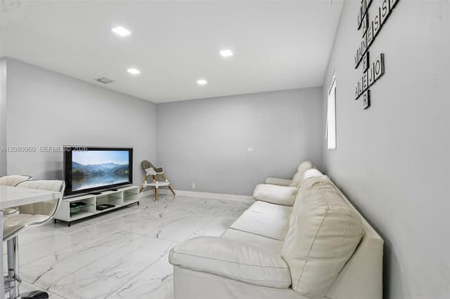 1421 N 68th Ter, Hollywood FL 33024 - Hollywood, FL - Photo 5