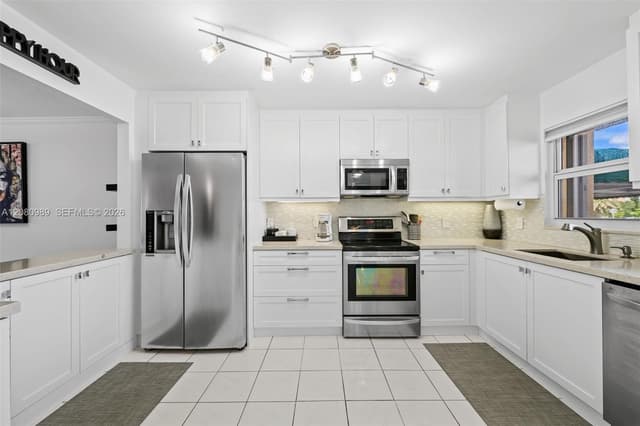 328 N Ocean Blvd # 104, Pompano Beach FL 33062 - Pompano Beach, FL - Photo 5