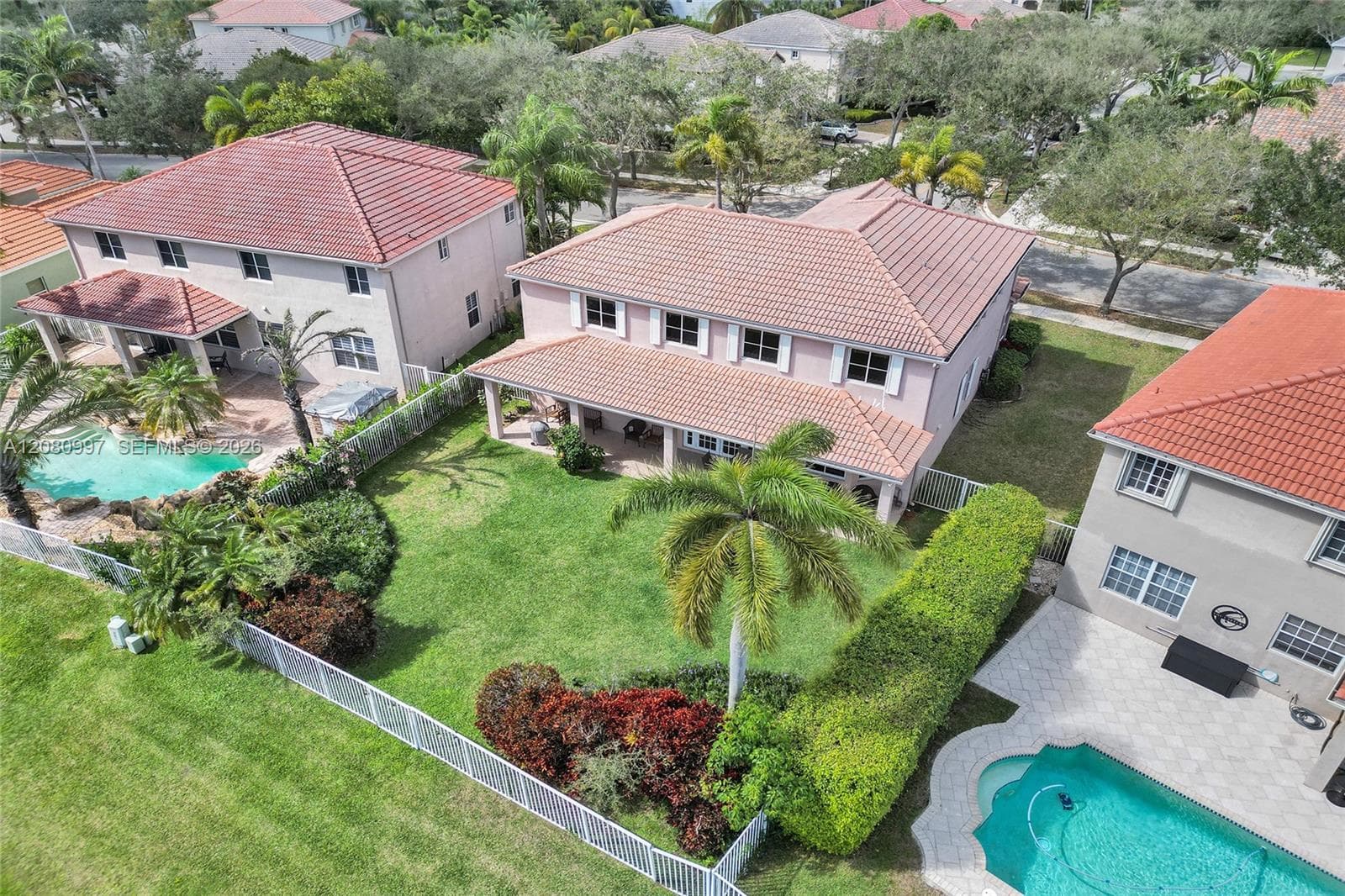 3892 Falcon Ridge Cir, Weston FL 33331 - Weston, FL - Photo 1