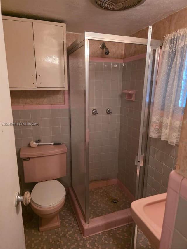921 NE 163rd St, North Miami Beach FL 33162 - North Miami Beach, FL - Photo 4