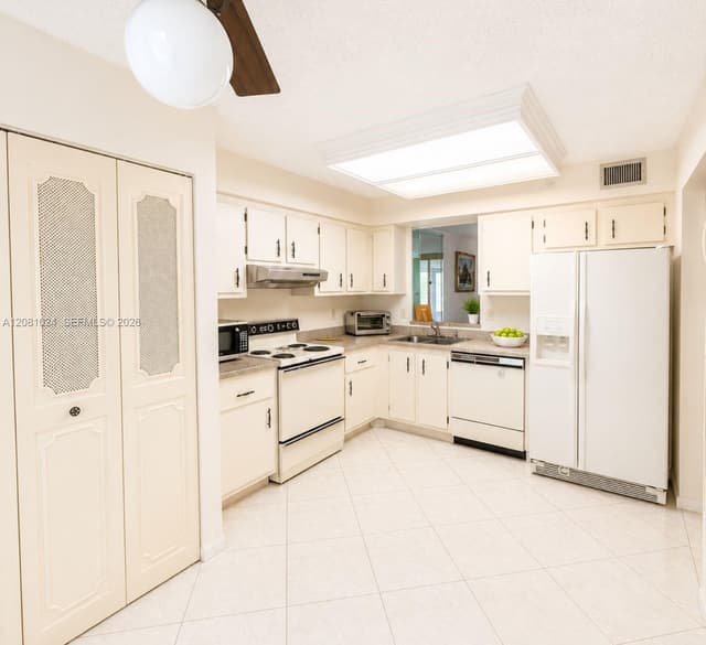 14575 Bonaire Blvd # 204, Delray Beach FL 33446 - Delray Beach, FL - Photo 4