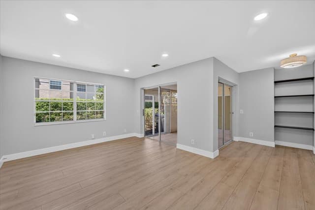 6611 Via Regina, Boca Raton FL 33433 - Boca Raton, FL - Photo 5