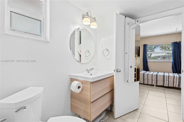 8002 Lagos De Campo Blvd # 101, Tamarac FL 33321 - Tamarac, FL - Photo 5
