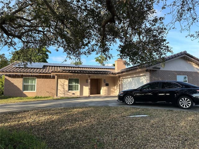 8203 NW 37th St, Coral Springs FL 33065 - Coral Springs, FL - Photo 6