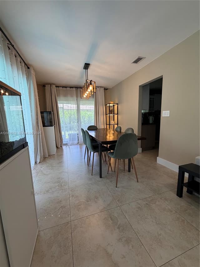 8203 NW 37th St, Coral Springs FL 33065 - Coral Springs, FL - Photo 3