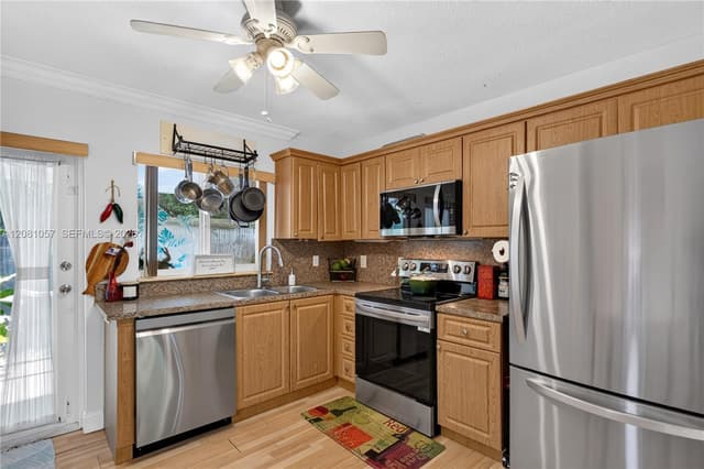 4554 NW 16th Ave, Tamarac FL 33309 - Tamarac, FL - Photo 7