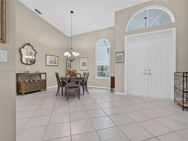3098 Lakewood Cir, Weston FL 33332 - Weston, FL - Photo 6