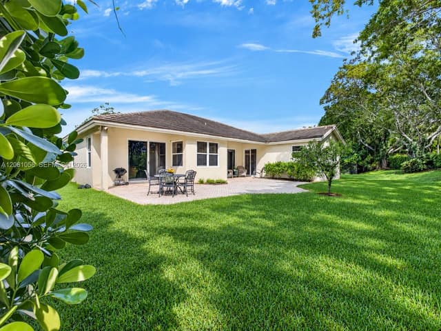 3098 Lakewood Cir, Weston FL 33332 - Weston, FL - Photo 3