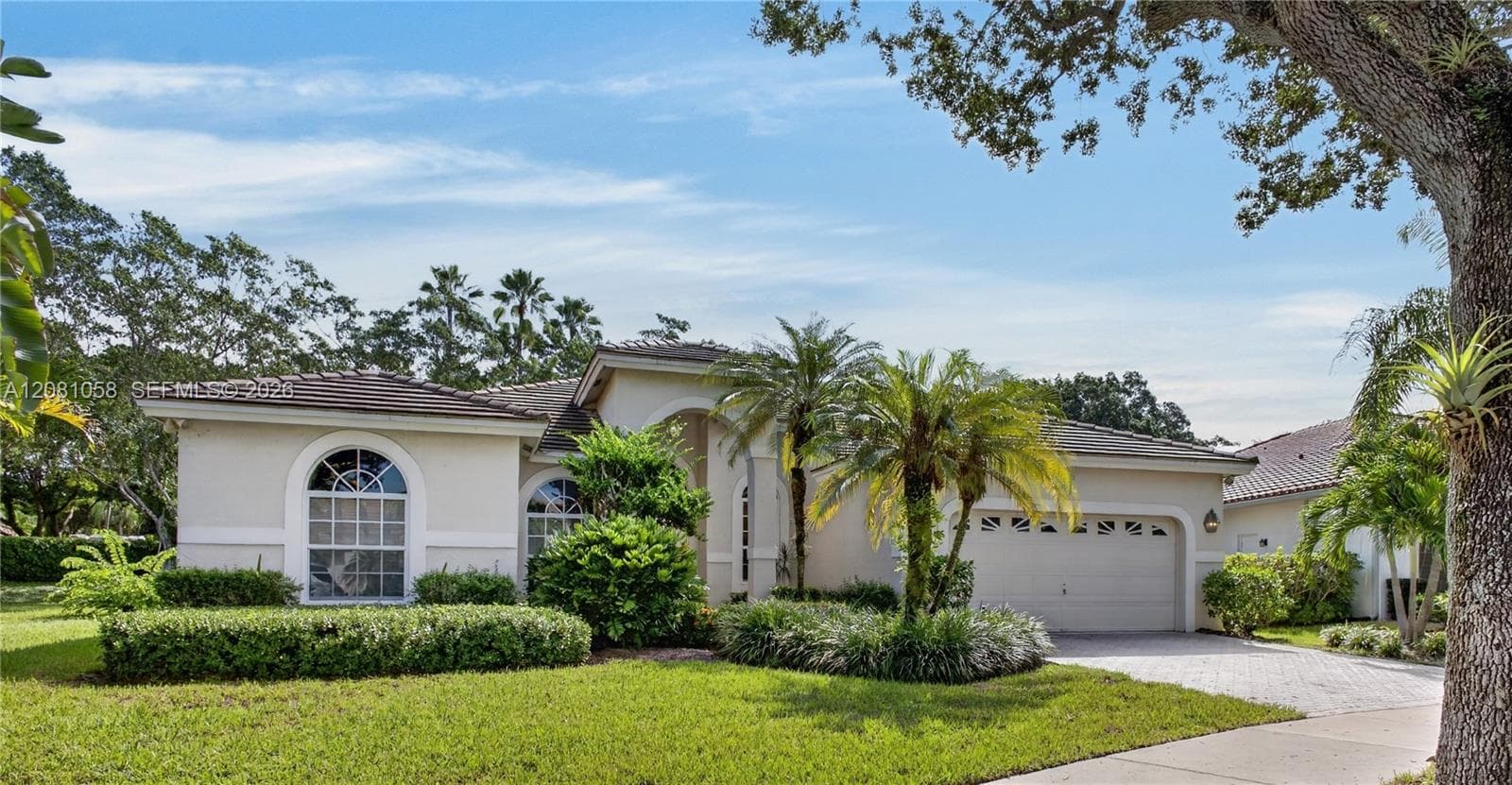 3098 Lakewood Cir, Weston FL 33332