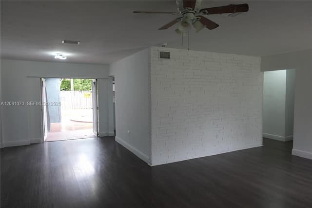 2081 Utopia Dr, Miramar FL 33023 - Miramar, FL - Photo 6