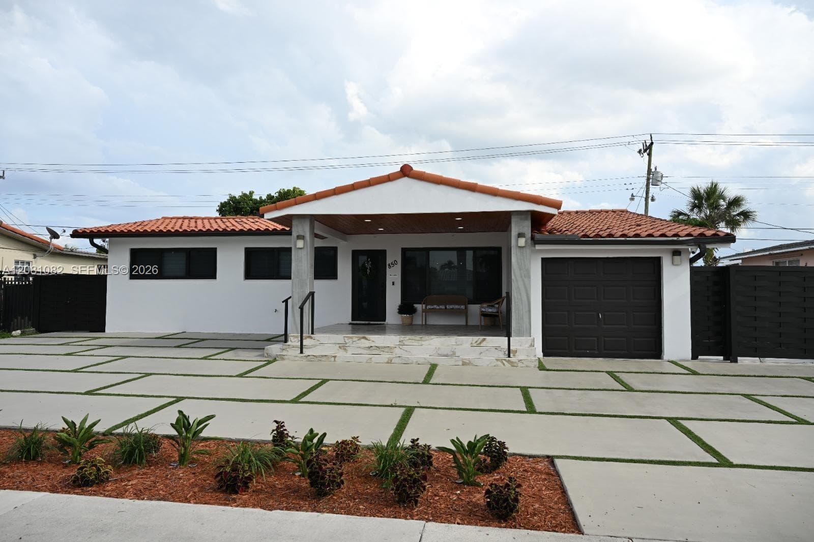 850 W 51st Pl, Hialeah FL 33012