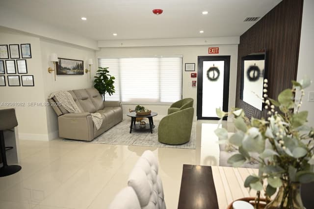 850 W 51st Pl, Hialeah FL 33012 - Hialeah, FL - Photo 5