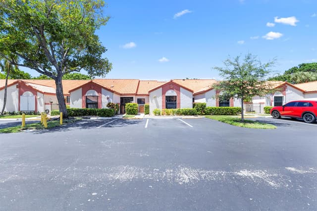 84 CENTENNIAL Court, Deerfield Beach FL 33442 - Deerfield Beach, FL - Photo 2