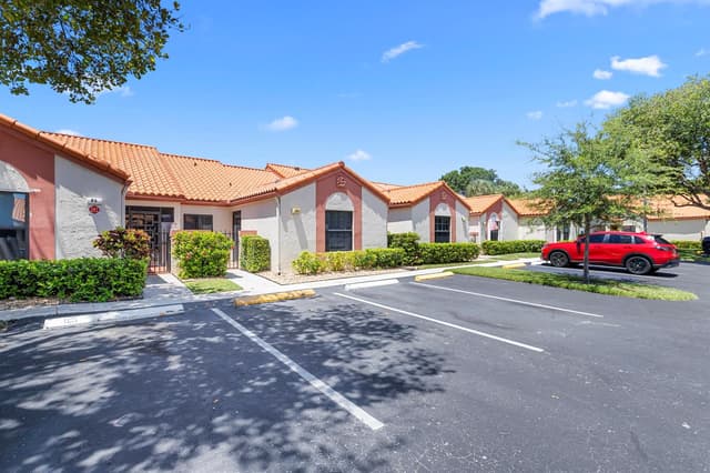 84 CENTENNIAL Court, Deerfield Beach FL 33442 - Deerfield Beach, FL - Photo 3