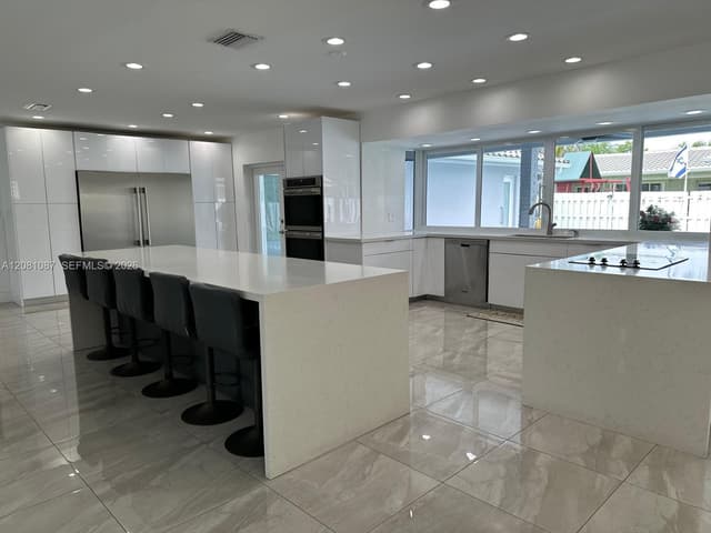 3750 N 54th Ave, Hollywood FL 33021 - Hollywood, FL - Photo 2