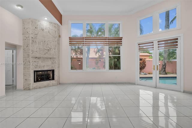 10485 NW 132nd St, Hialeah Gardens FL 33018 - Hialeah Gardens, FL - Photo 6