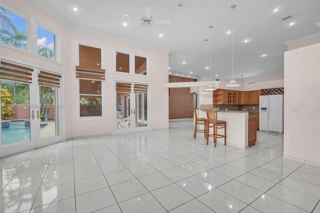 10485 NW 132nd St, Hialeah Gardens FL 33018 - Hialeah Gardens, FL - Photo 7
