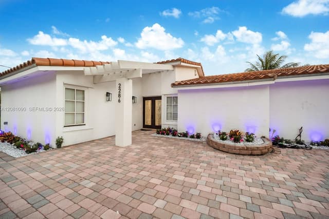 2286 NE 215th St, Miami FL 33180 - Miami, FL - Photo 2