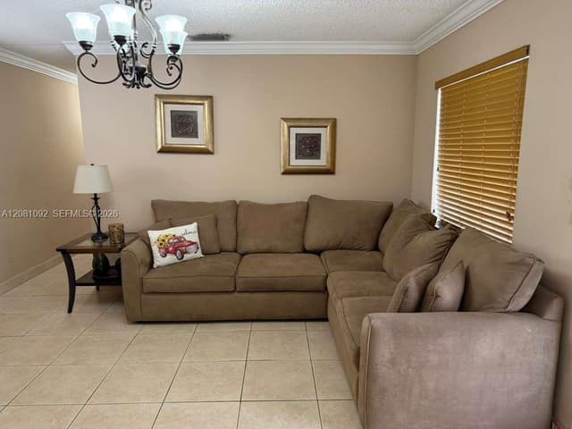 400 E 57th St, Hialeah FL 33013 - Hialeah, FL - Photo 3