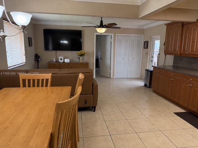400 E 57th St, Hialeah FL 33013 - Hialeah, FL - Photo 5