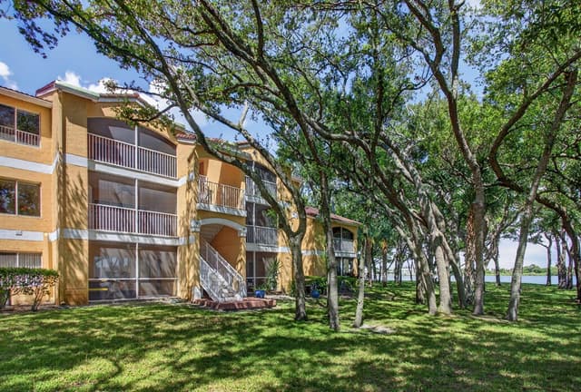 2425 NW 33rd Street NW # 1309, Oakland Park FL 33309 - Oakland Park, FL - Photo 2