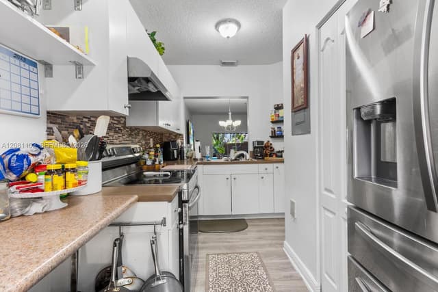 8210 NW 10th St # 4, Miami FL 33126 - Miami, FL - Photo 3