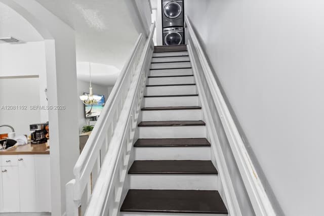 8210 NW 10th St # 4, Miami FL 33126 - Miami, FL - Photo 4