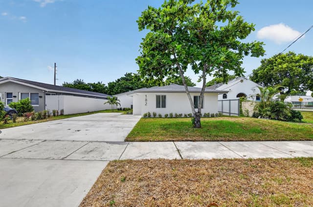 182 SW 6 Street, Deerfield Beach FL 33441 - Deerfield Beach, FL - Photo 2