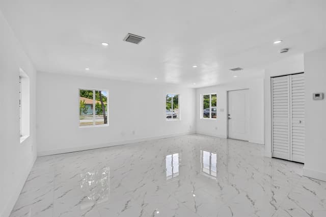 182 SW 6 Street, Deerfield Beach FL 33441 - Deerfield Beach, FL - Photo 7