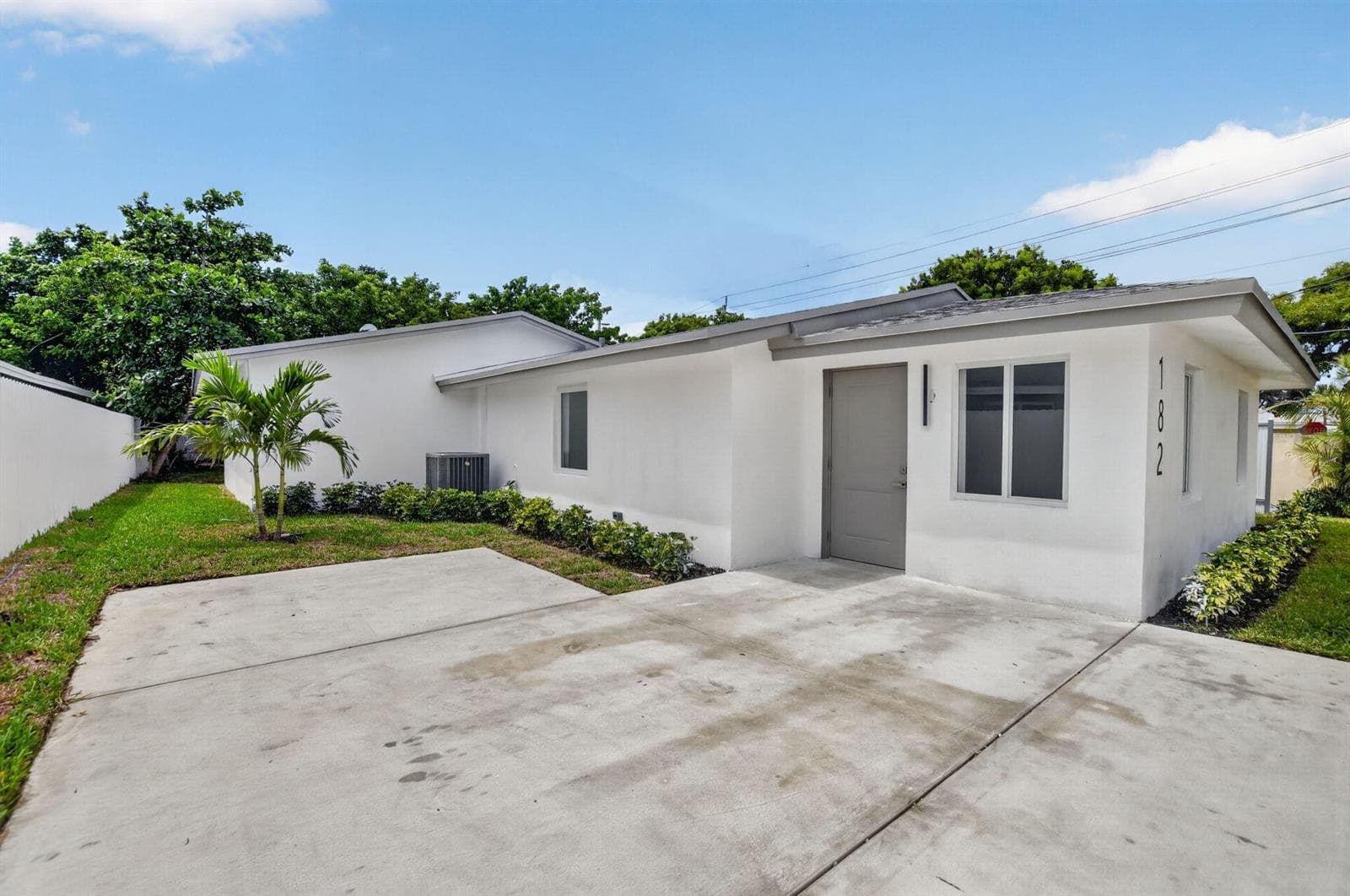 182 SW 6 Street, Deerfield Beach FL 33441