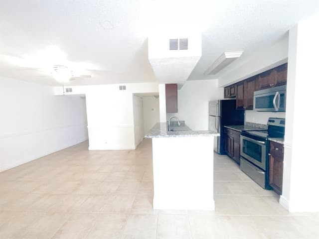 815 W Boynton Beach Boulevard W # 102, Boynton Beach FL 33426 - Boynton Beach, FL - Photo 3