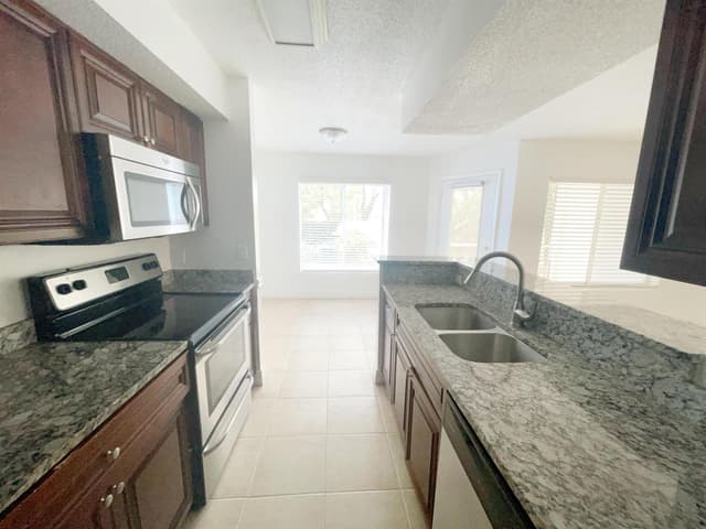 815 W Boynton Beach Boulevard W # 102, Boynton Beach FL 33426 - Boynton Beach, FL - Photo 4