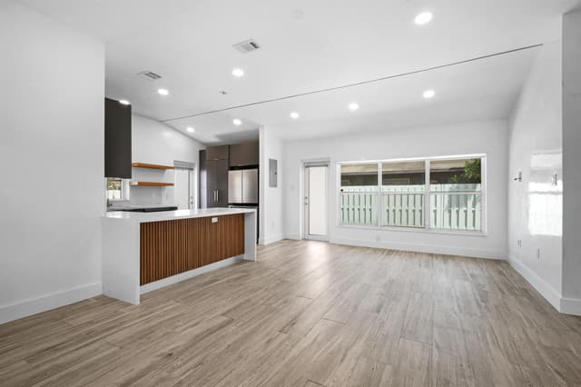 245 SW 20TH Street, Fort Lauderdale FL 33315 - Fort Lauderdale, FL - Photo 5
