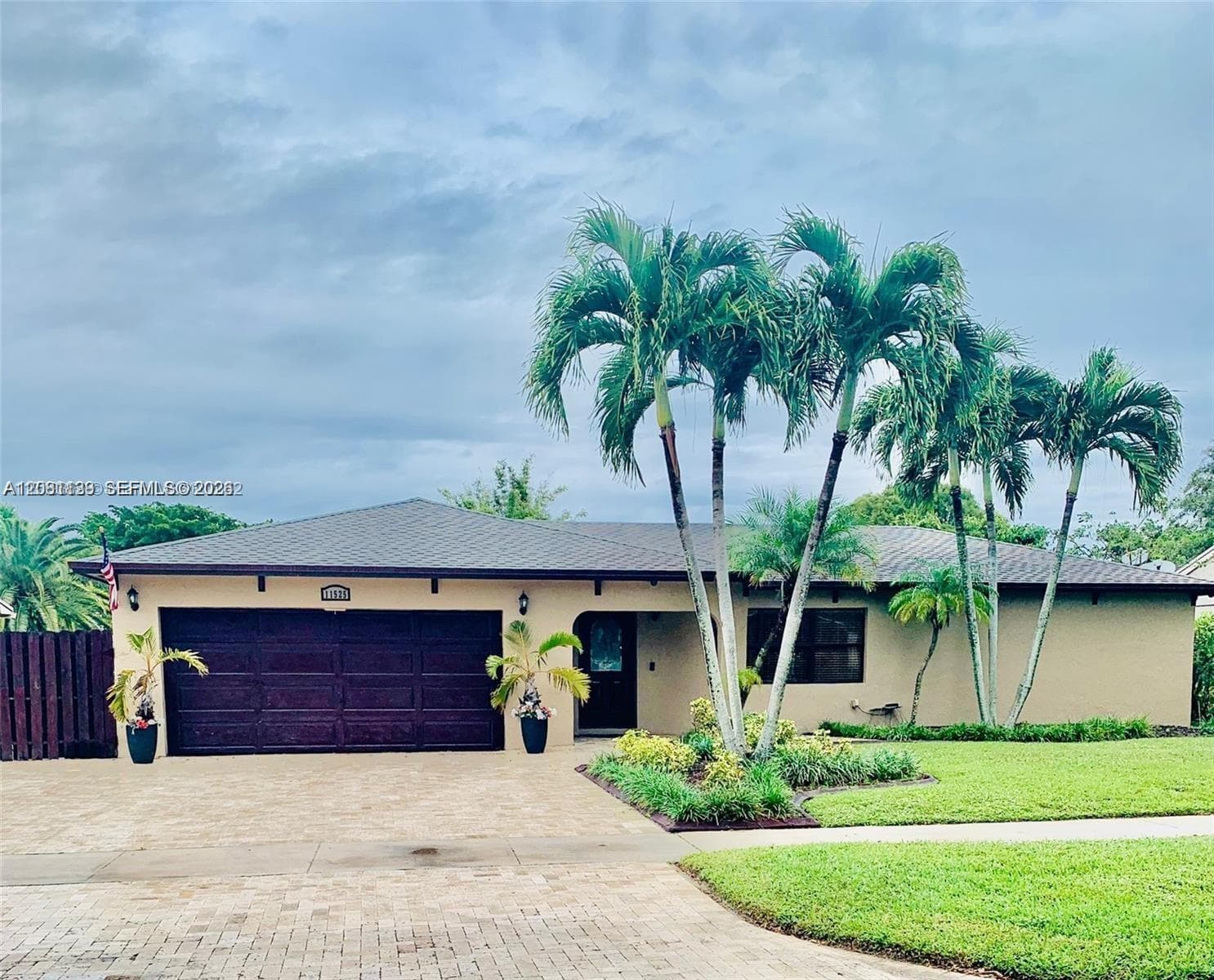 11525 SW 54th St, Cooper City FL 33330