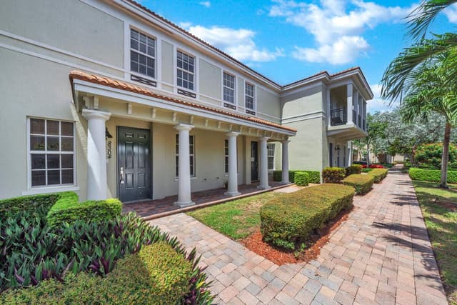 8304 NW 8th Terrace, Boca Raton FL 33487 - Boca Raton, FL - Photo 2