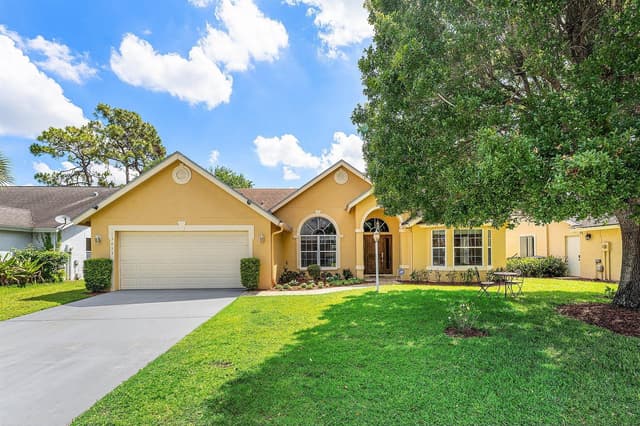 13053 Meadowbreeze Drive, Wellington FL 33414 - Wellington, FL - Photo 3