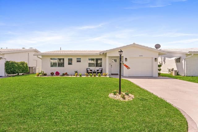 2390 SW 14th Avenue, Boynton Beach FL 33426 - Boynton Beach, FL - Photo 2